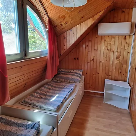 Julia Vendeghaz Apartment Balatonfured